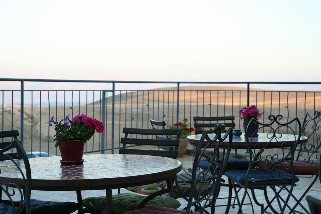 Yehelim Boutique Hotel Арад Екстериор снимка
